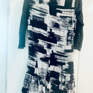 Black and White Long Sleeve Sheath Dress